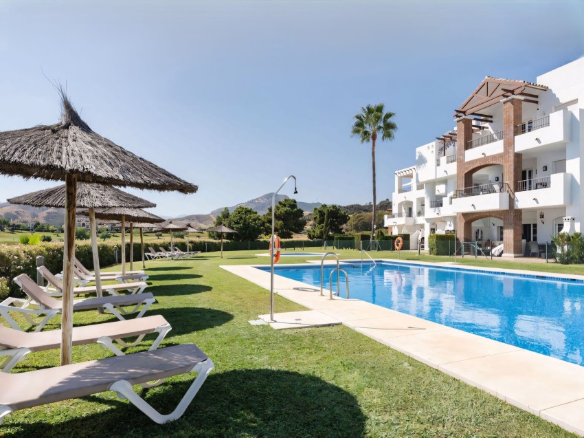 Renoverad takvåning med 3 sovrum och solarium i Los Robles, Los Arqueros, Benahavís